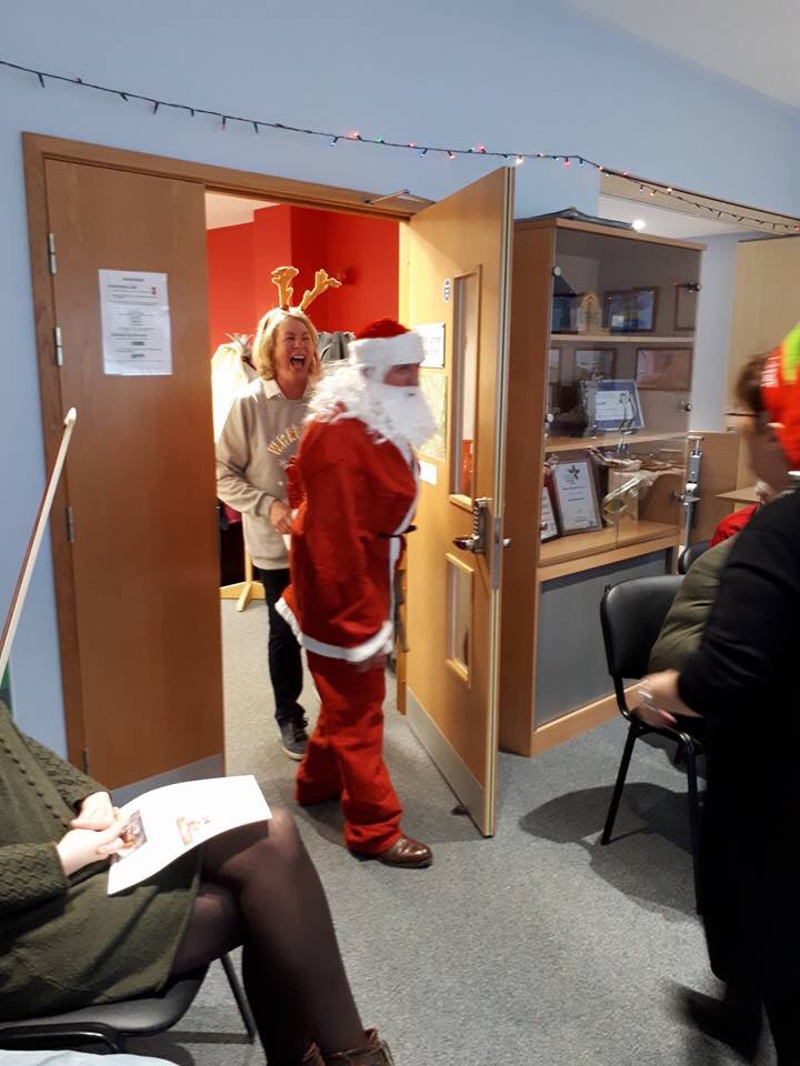 Jean5724's tweet photo. @alzscot West Argyll’s Mull Musical Minds celebrate 5th birthday &amp; Christmas with a Party #music #partnership #community @MullandIonaCT @maga40 @sue_pagan @jajajingo https://t.co/HXIvUbT6zG