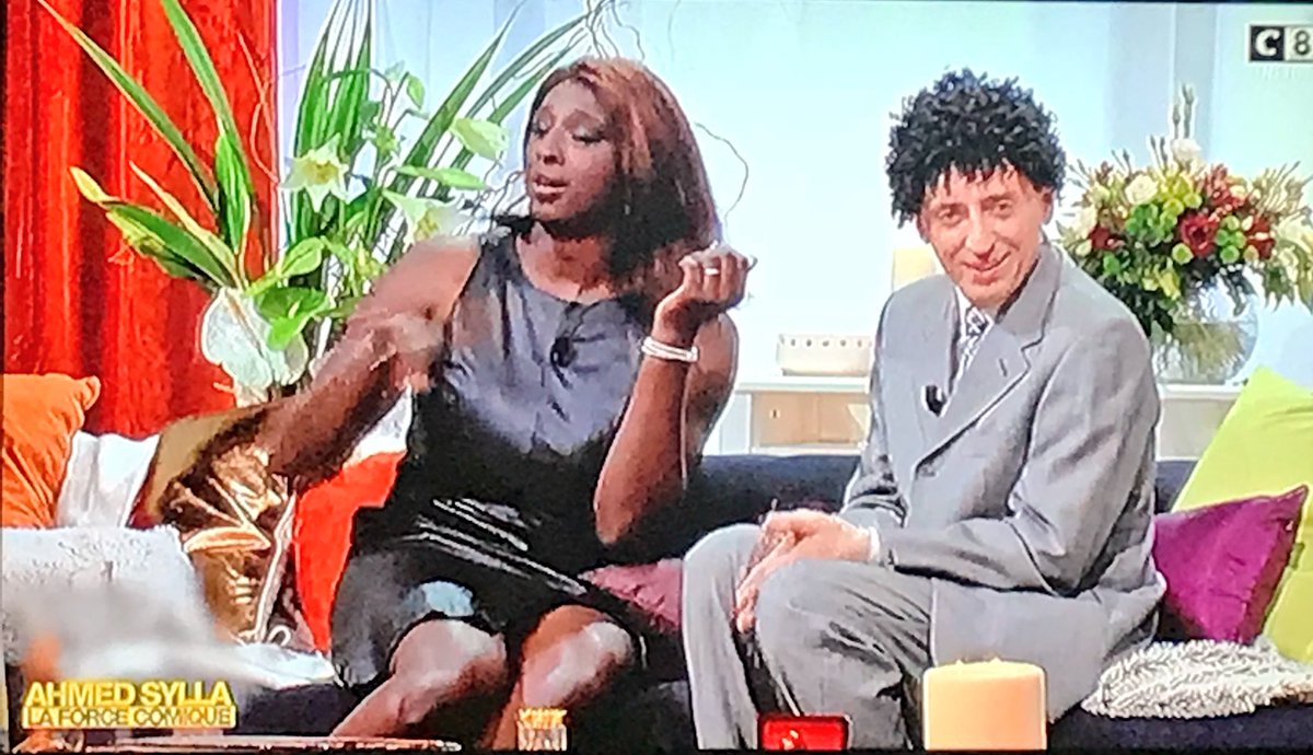 LaLifeDeSoso's tweet photo. Mais ce sketch au #SNLGad jm’en lasserais jamais c’est certain 😂😂😂😂 @Ahmed_Sylla @gadelmaleh @KarineLMOff ‼️ #AhmedSurC8 #AhmedSyllaLaForceComique ❤️ https://t.co/LbT300Xfkm