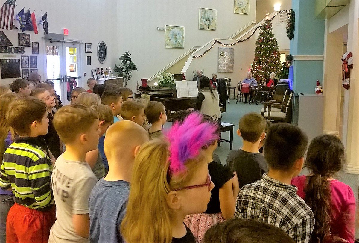 BaysideALF's tweet photo. @Bayside_Terrace Special thanks to the Madison Elementary School 2nd Grade choir for sharing their holiday cheer with us today! https://t.co/qrR00ASSyP