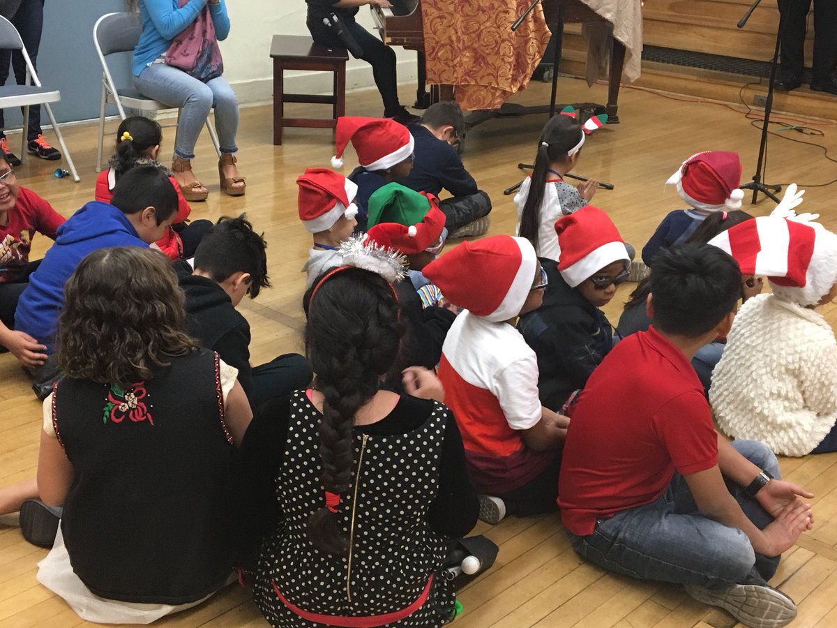 LAPDRuby's tweet photo. Santa and his helpers 👮🏼‍♀️ experienced the magic of love and humility by these remarkable children! ✨Kindness is the language which the deaf can hear and the blind can see! 💙 Thank you @LAPDHollywood HED Officers &amp; #VanNess Elementary School. https://t.co/Q3HWUxvkKH