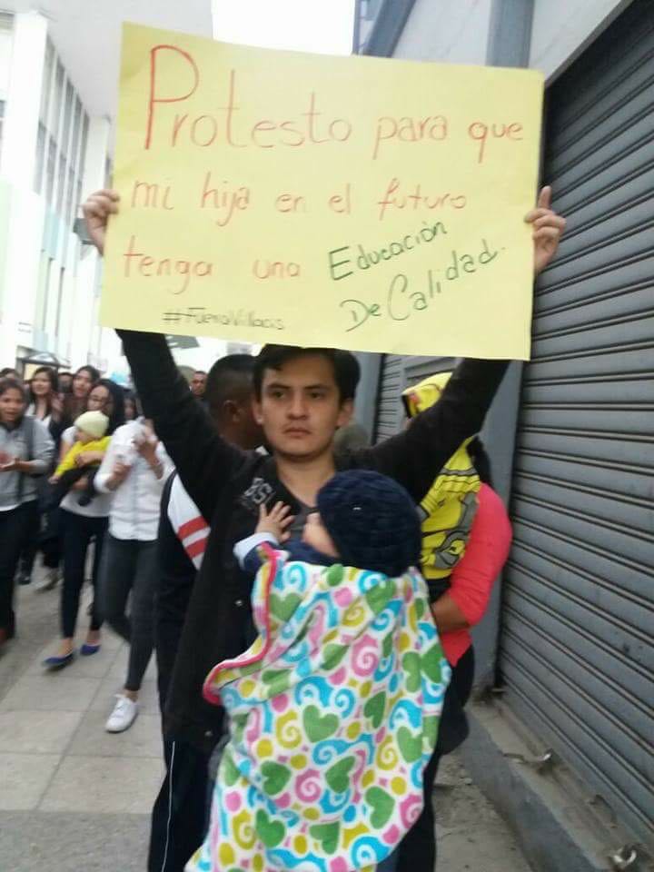 j053fabricio's tweet photo. @AsambleaEcuador @TvlEcuador @Rubn_Bustamante El culpable es de quien administra la #UNLoja, el #RectorUNL es quien la ha sumergido en la mayor crisis.  @Rubn_Bustamante lo ha encubierto siempre  y a cambio de esos favores familiares con apellido BUSTAMANTE eran promovidos para colocarlos en el departamento de la UTI @Lenin https://t.co/fgBQuGemXs