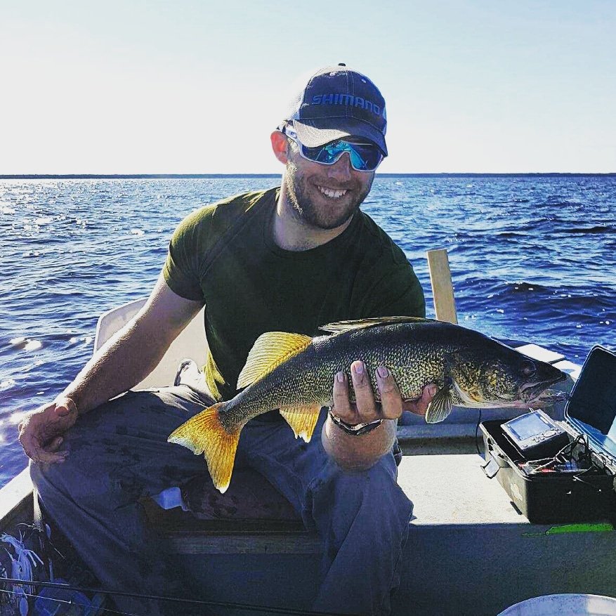 TheBassfish3r's tweet photo. #Throwback to a chunk #walleye caught at @kesagami_wilderness_lodge while guiding! Miss these fish!! @ShimanoFishUSA #Zodias #StradicCi4+ https://t.co/tV7dHGnhc1