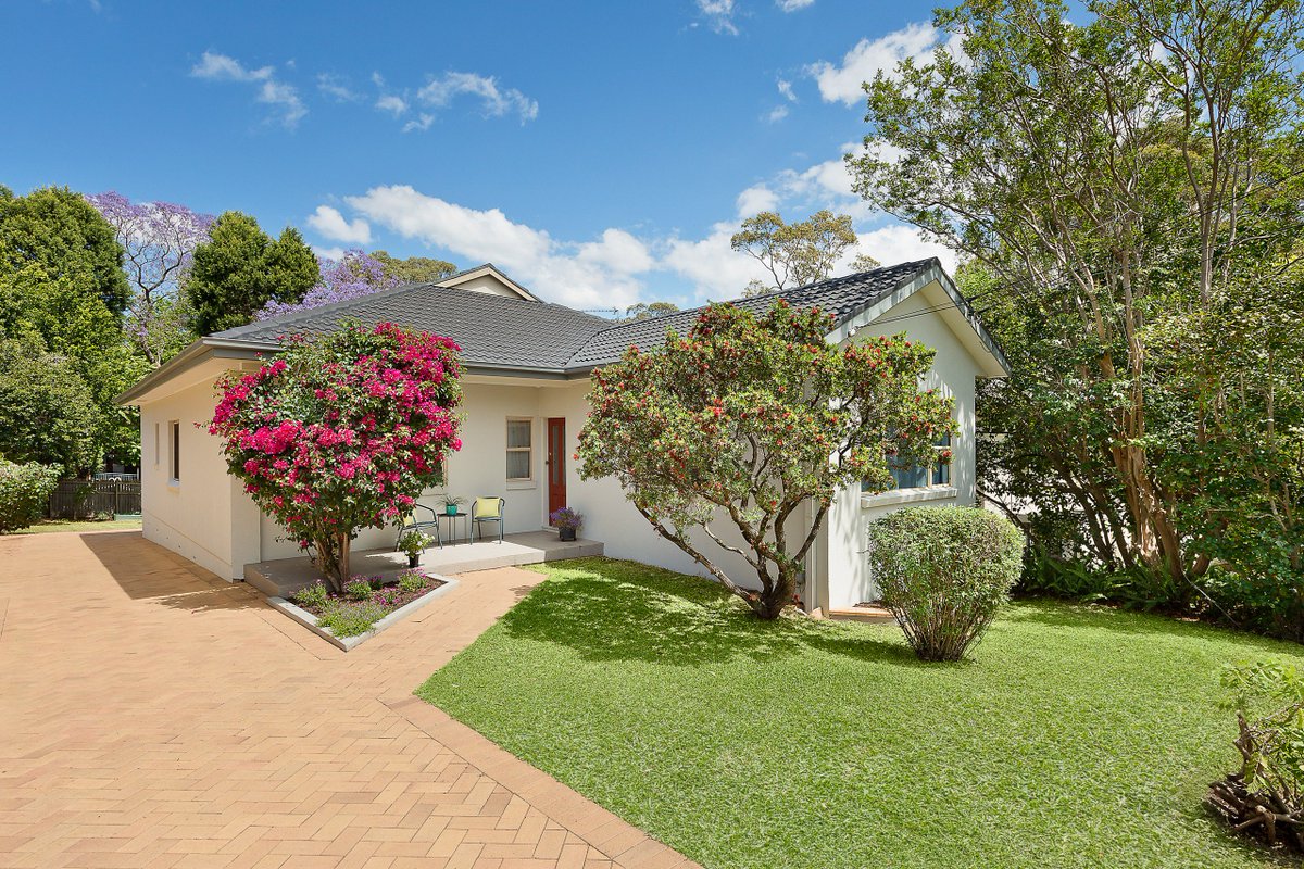 RayWhiteEpping's tweet photo. #SOLD $1,618,000 // 21 Ross Street, #Epping #KevinWong #CatherineLi #RayWhite #RayWhiteEpping #RealEstate #Property https://t.co/VPBYIRjBNK