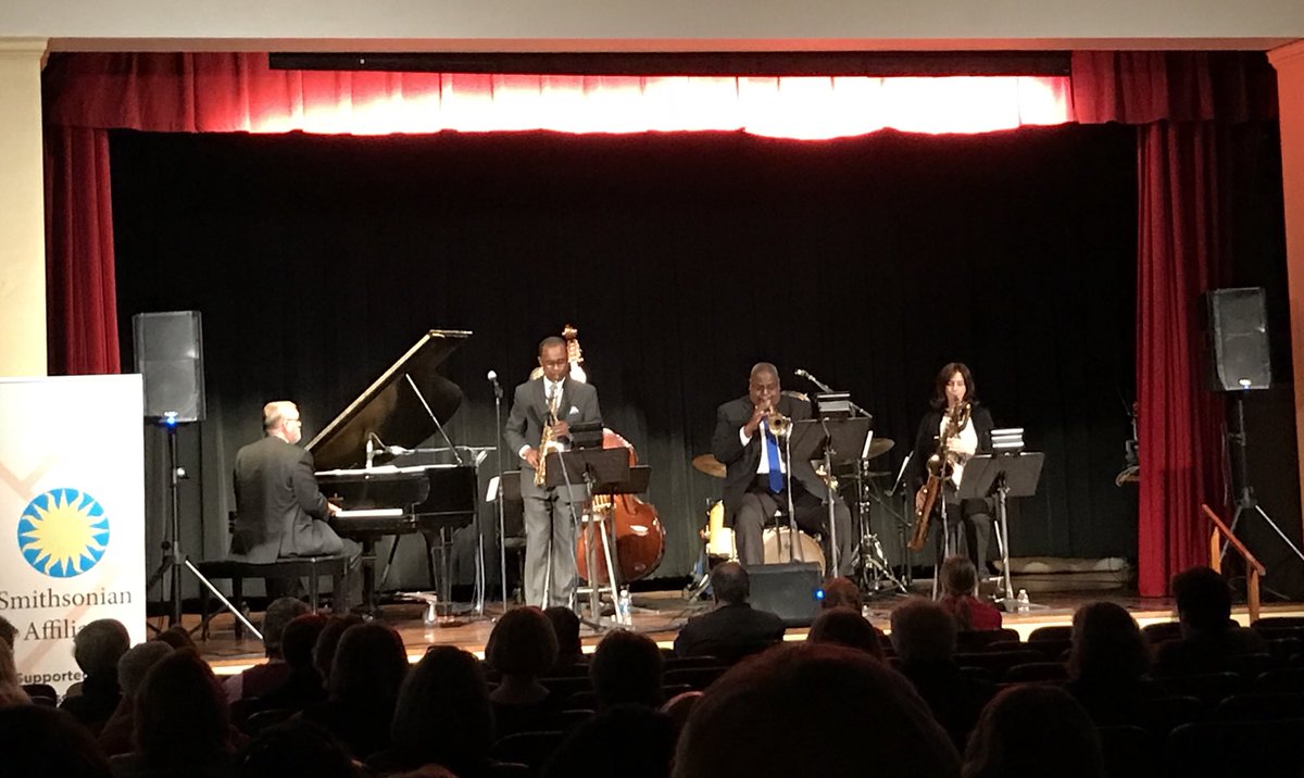 SIAffiliates's tweet photo. awesome way to end #SIWeek2017 @SpfldMuseums! @SmithsonianJazz fr @amhistorymuseum honors JFK's legacy w/music from 1st ever White House jazz concert in 1961! https://t.co/tqMYA0VqN0