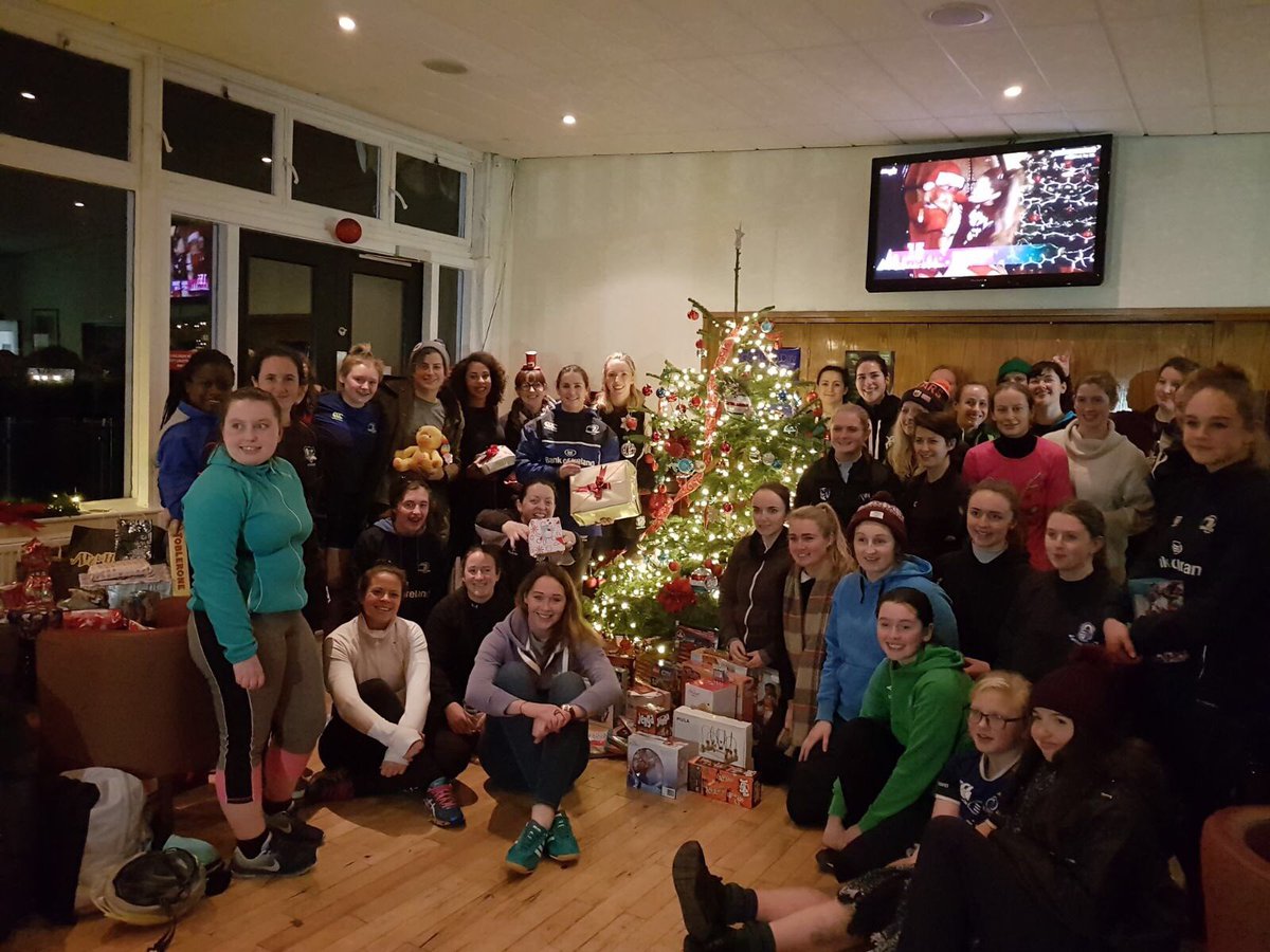 OldBelvoWomen's tweet photo. A busy final training session for 2017 tonight with a special guest coach George (thank you), KrisKindle, hot chocolate, mince pies and a farewell to our teammate @AurelLmz ! As well as a toy appeal for @Temple_Street 👏 well done everyone!🎄⛄️🎅🏼 #rugbyfamily #christmascheer https://t.co/bWNxLDcZyI