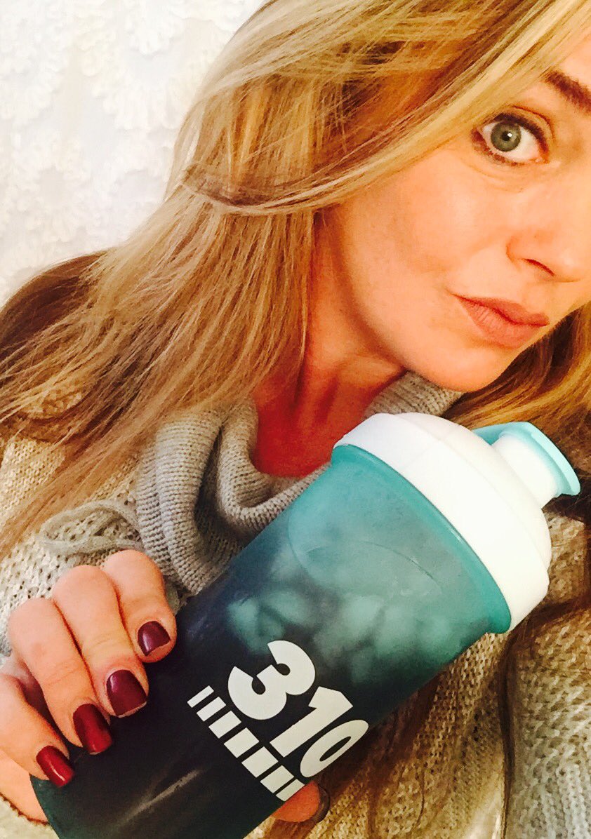 100MyHealth's tweet photo. Love my @310Nutrition lemonade!! Join the 310 Nutrition Community on fb 💕 #310fam https://t.co/PTUH8IOdWE