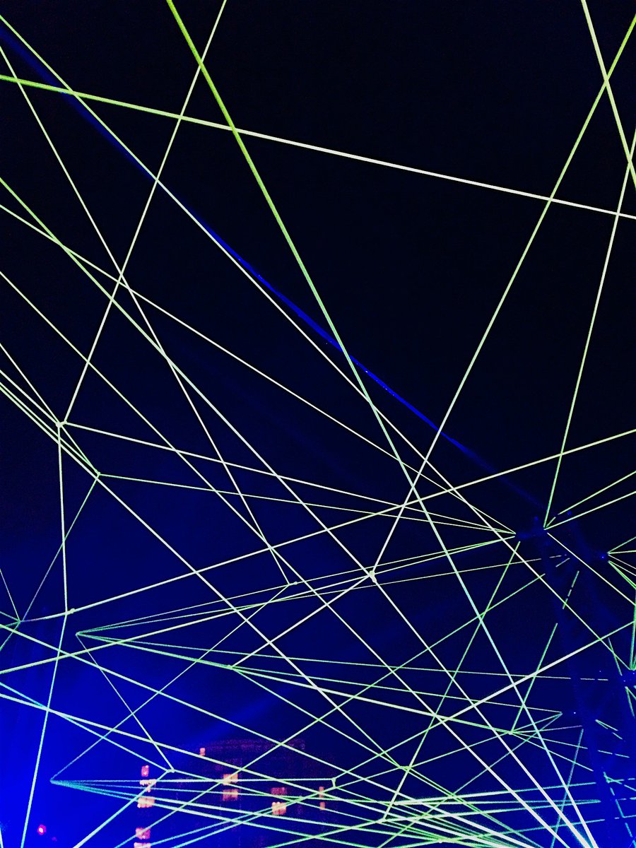 SarahCatCopy's tweet photo. #Lightwaves2017 was sick. https://t.co/vBCyNVS81u