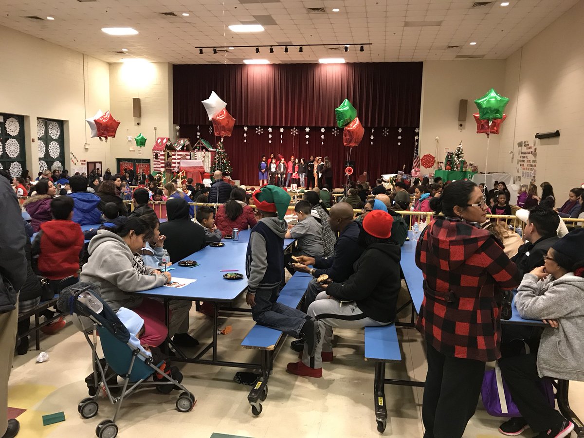 ms_maiorano's tweet photo. An amazing turnout at Winter Celebration! Thank you @Ms_Brunton and @MsKOLeary for making this happen! @DelSestoMiddle @MSzone_PPSD https://t.co/FJNG42ckwz