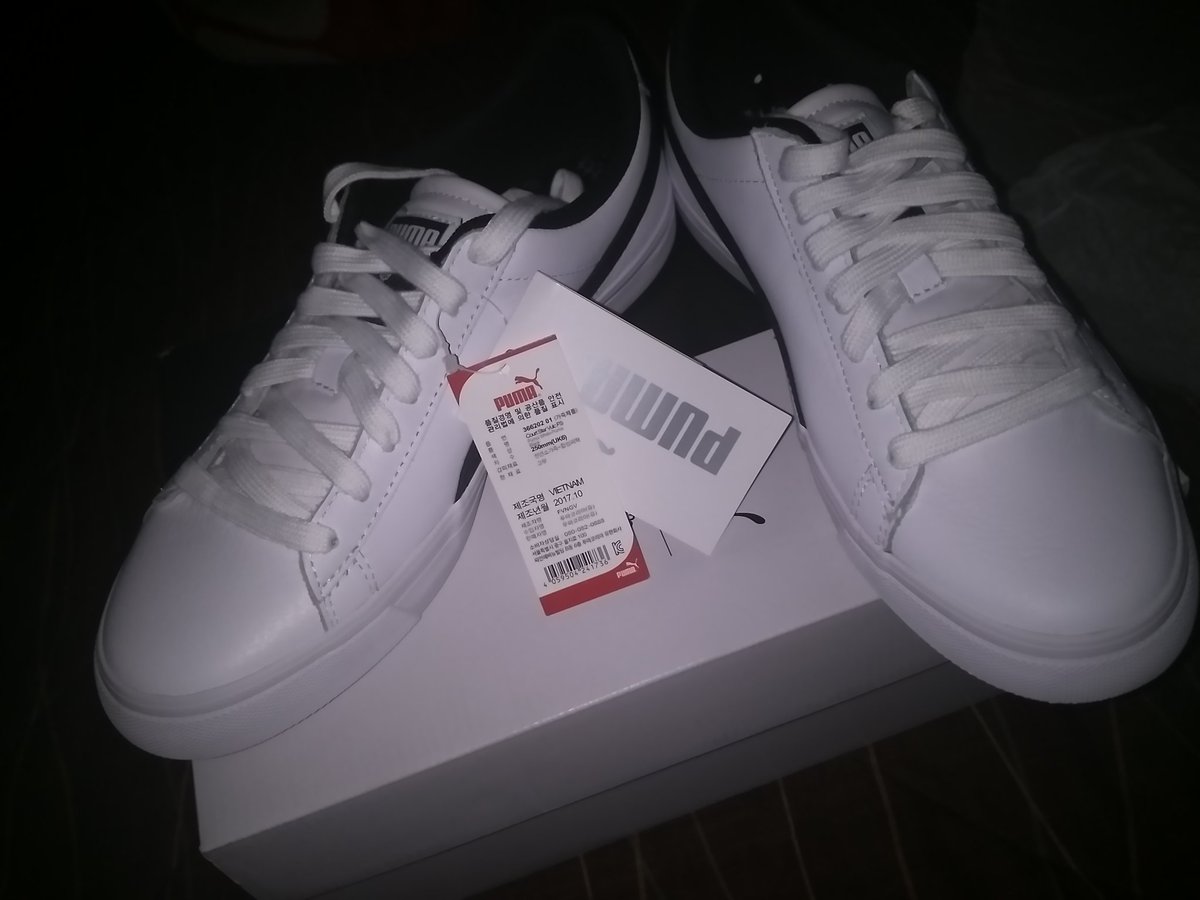Its_Conniex's tweet photo. Ah! I got them! Thank you sooooo much @peachisoda π they're absolutely beautiful and soooo freaking comfortable! And that snack too π
Definitely doing more of your GOs in the future! x #courtstar #pumaxbts https://t.co/u2euxtdpOp