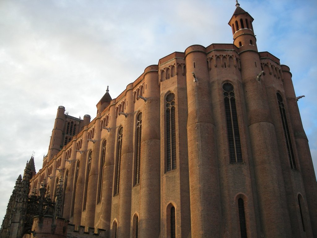 VeraCausa9's tweet photo. The Cathedral Basilica of Saint Cecilia, Albi, France was first built as a fortress in the aftermath of the Albigensian Crusade- its construction began in 1282 &amp; finished 200 years later-claimed to be the largest brick building in the world https://t.co/i9Ubsm8J5H