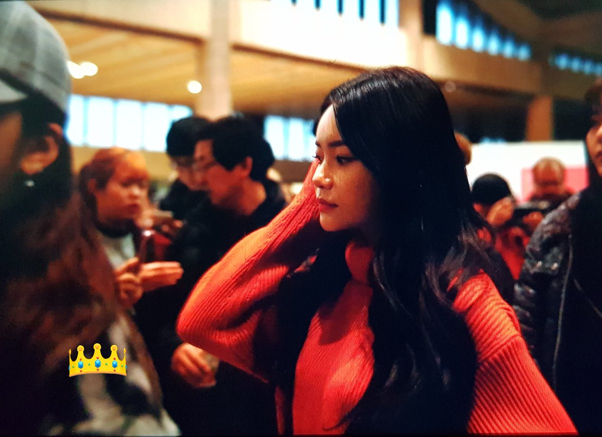 921230_net's tweet photo. 171215 #AOA #유나 #YUNA 
@Official_AOA 

잘다여와~~👋👋👋 https://t.co/X0op0CK76o