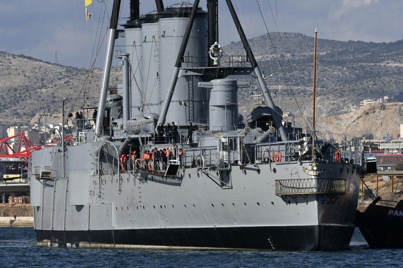 けるちゃ Twitterren ピレウス港に帰ってきた装甲巡洋艦イェロギオフ アヴェロフとお迎えするギリシャ海軍さんという構図もなかなかいいですな