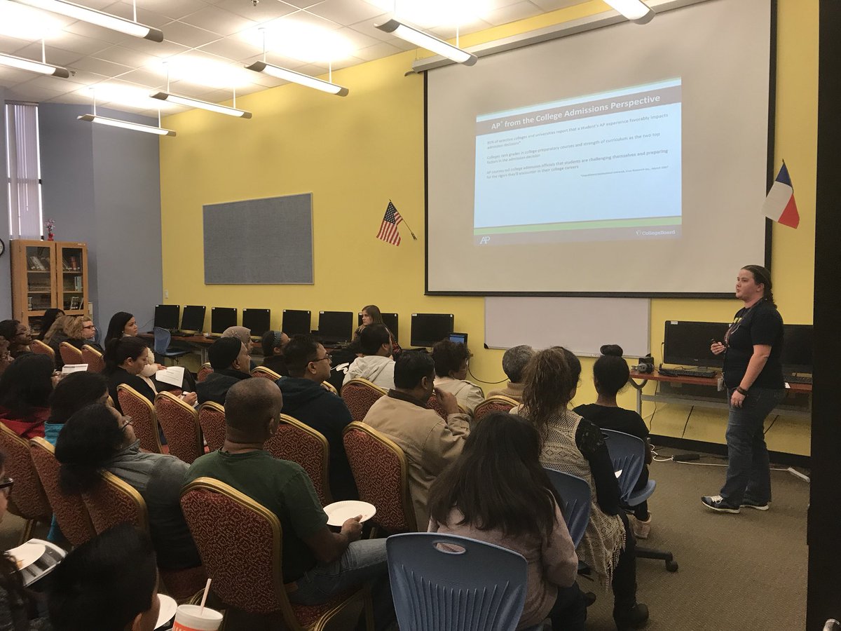Seda_Sari__'s tweet photo. Parents are getting more information about our one of a kind #highschool program! #AP classes, #dualcredit courses and #onramp courses we offer here at #hsigarland #harmonyrocks https://t.co/Ux0Yncutyq