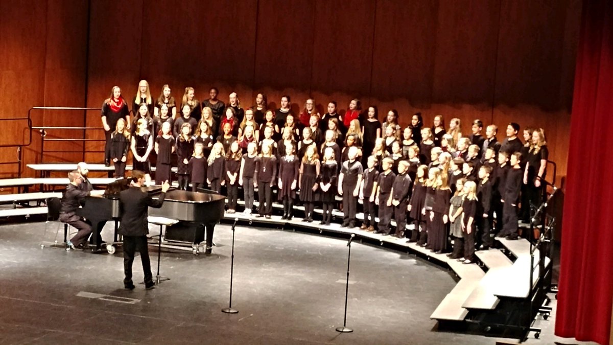 STMA_MS_East's tweet photo. Such an amazing night!! Very proud of our talented students and new music department staff!! #stmapride https://t.co/4C8t6XIQJI