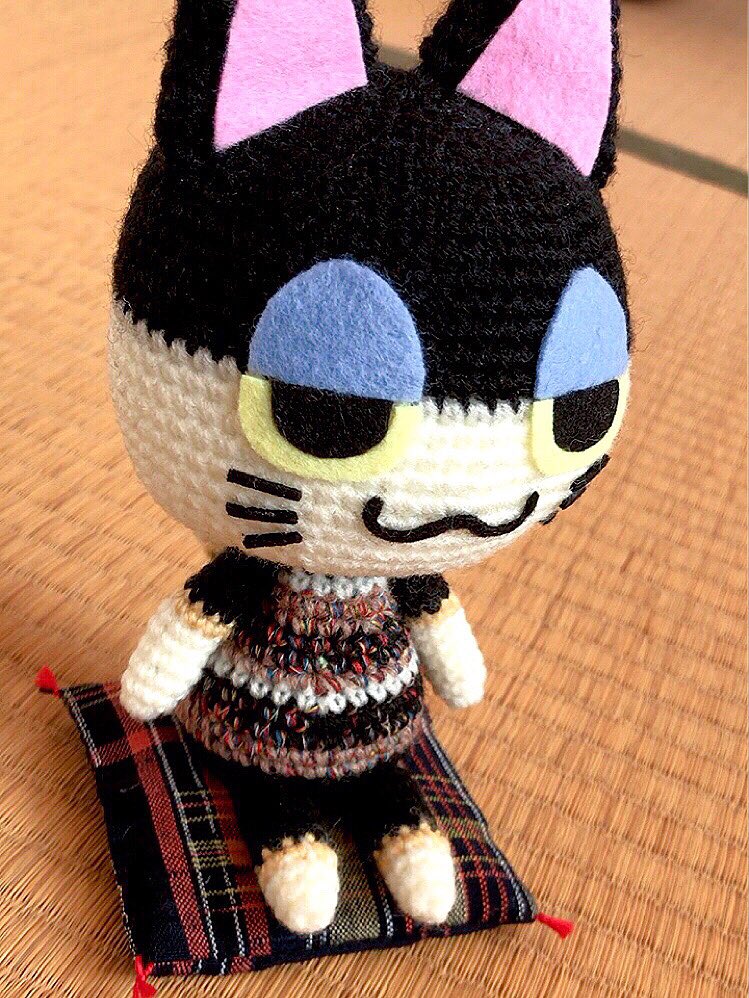 あみぐるみビンタくん完成しました〜🎉3枚目の、おいでよ〜って感じが