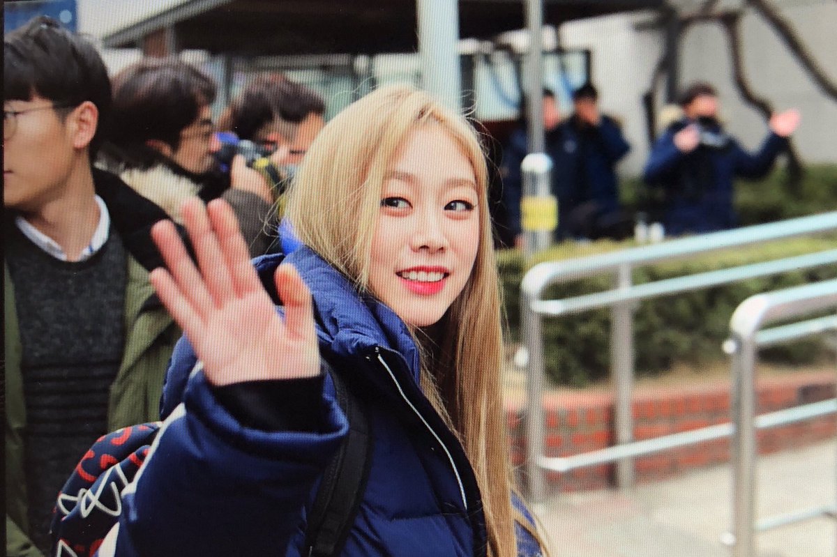 Jitttu_king's tweet photo. 171215 뮤직뱅크 중간출근 프리뷰 #Lovelyz #러블리즈 #서지수 #지수 #Jisoo https://t.co/hxKs0iGjvv