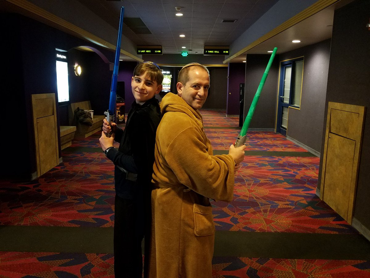 DGitlitz's tweet image. Just out of @starwars #TheLastJedi - still trying to find my #BalanceInTheForce! Everone is magnificent, but @HamillHimself - truly "Master Skywalker"