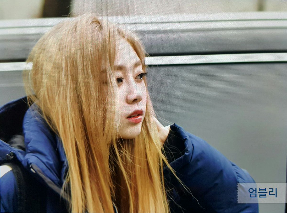 LVLZ_Eomvely's tweet photo. 171215 뮤직뱅크 중간출근 프리뷰 #Lovelyz #러블리즈 #Jisoo #서지수 #지수 #Jin #박명은 #명은 @Official_LVLZ 
본방 화이팅~ https://t.co/Bd1wlchAkX