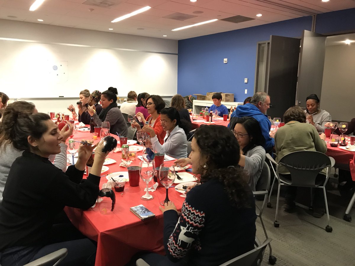 cambridge_park's tweet photo. We had so much fun at our Holiday Glass Painting Event tonight! #HolidaysAreComing #HolidaySpirit #CPD #LFREP #paintandpour https://t.co/sZywTuqqos