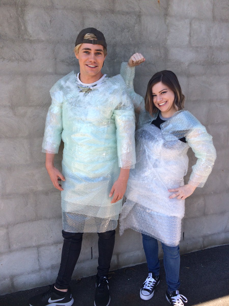 ToastedTVAU's tweet photo. Bubble Wrap Appreciation Day, it's a thing! We celebrated it this year by wrapping ourselves in bubble wrap and rolling down a hill! #FUN #toastedtv #SummerSeries #tbt #TBThursday https://t.co/45eTA0Ww1W