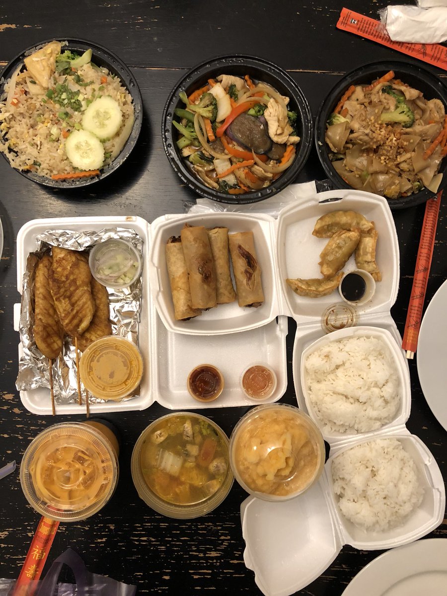 KaminskiMed's tweet photo. And on the third night of #Chanukah we celebrated traditionally with great Thai take out from Koon Thai, candle lighting & again the Adam Sandler Chanukah song #HappyHolidays #ThirdCandle #tradition https://t.co/imCJW65o6W