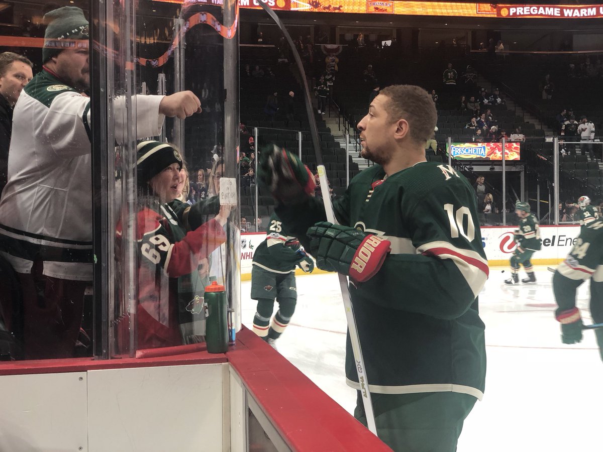 mnwild's tweet photo. Fist bumps for @Cstew_7 👊 https://t.co/aAas7eQR2S
