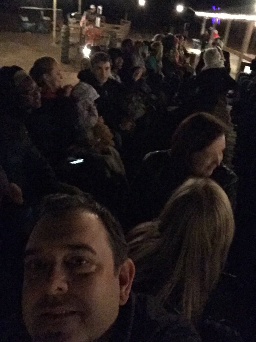 HuntersCreekMS's tweet photo. Great time tonight with our extended @HuntersCreekMS family!! #heyride #mac&cheese #staffchristmasparty #tonsoflights @OnslowSchools https://t.co/SKJNDuWIi6