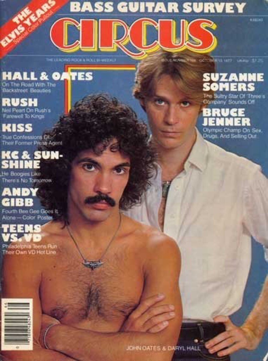 Super70sSports's tweet photo. John Oates only came here to do two things: make catchy pop music and fuck us all with his eyes. Looks like he's out of music. https://t.co/GBx0qKA2mv