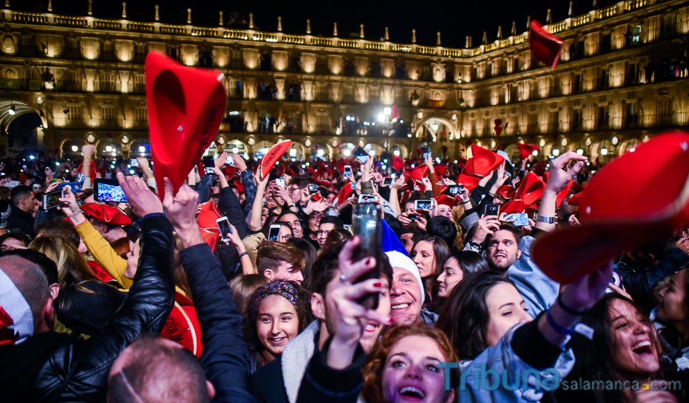 TribunaSal's tweet photo. Y nos reservamos la GALERÍA de IMÁGENES más espectacular de la #NU2017 en #Salamanca La tercera en la Plaza https://t.co/pcyzXFpLCQ https://t.co/61mBAjwO4y