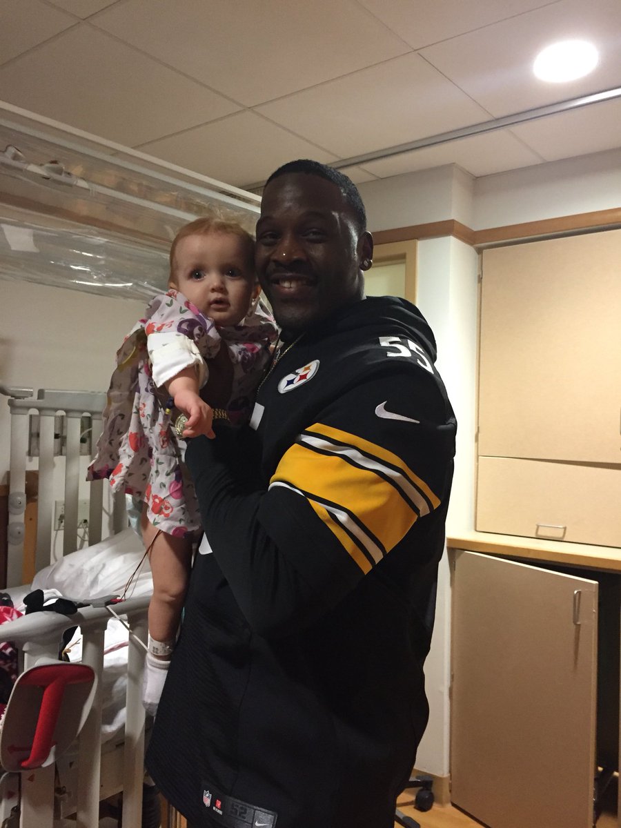 Teresa_Varley's tweet photo. Can’t even explain how much love  @dabody52 has for these kids @ChildrensPgh. This is the definition of heartwarming. https://t.co/tauuCdiBBd