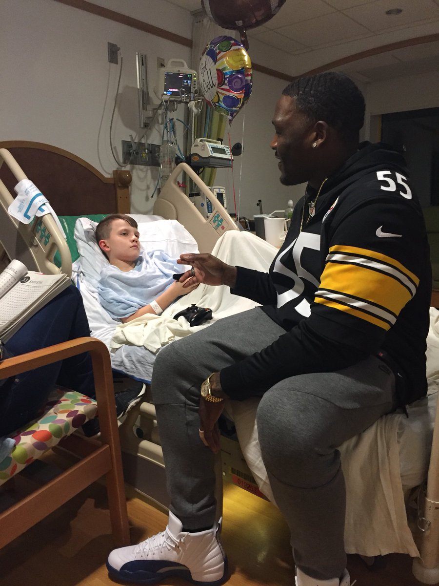 Teresa_Varley's tweet photo. Can’t even explain how much love  @dabody52 has for these kids @ChildrensPgh. This is the definition of heartwarming. https://t.co/tauuCdiBBd