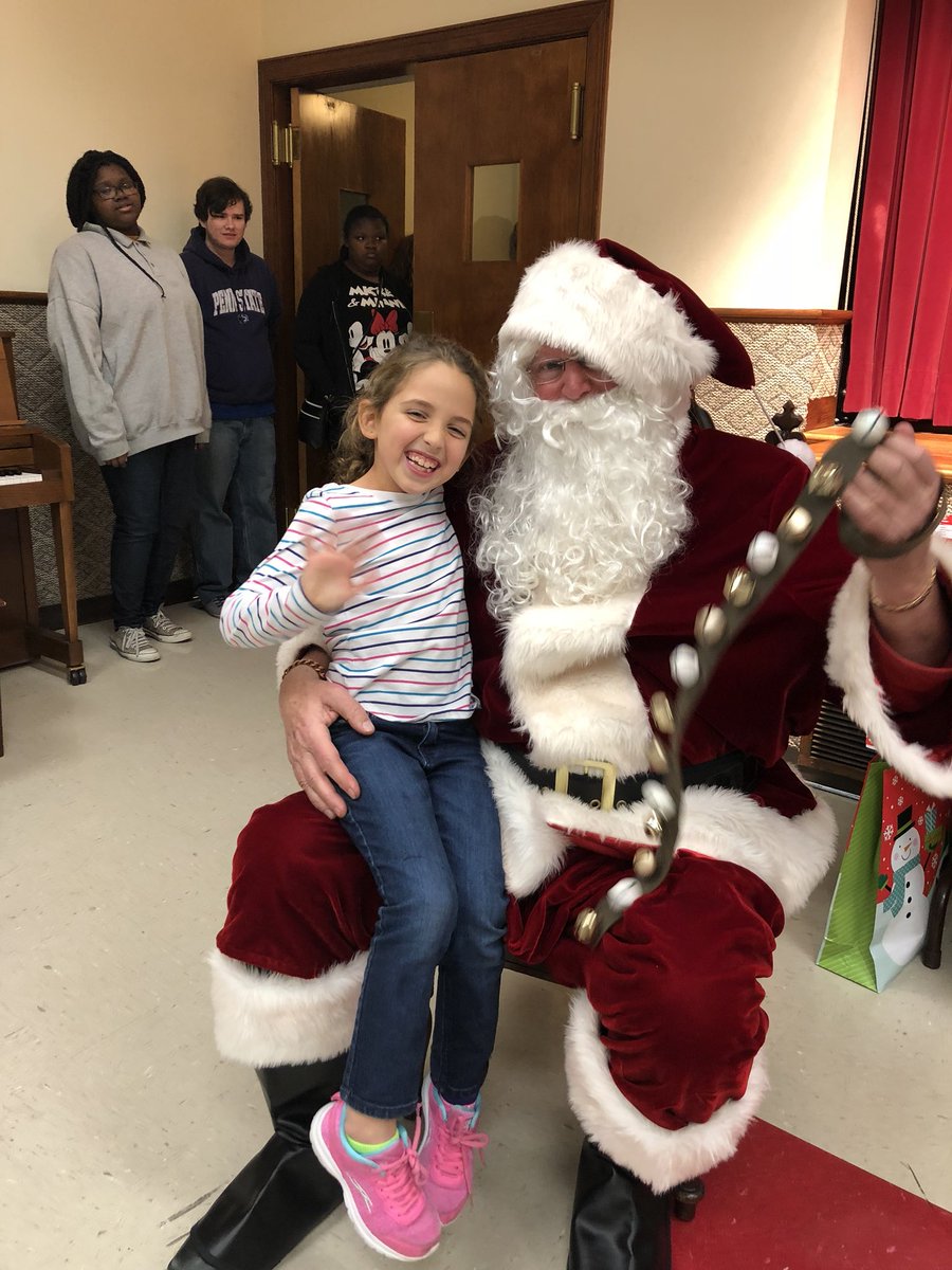 ststoney16's tweet photo. Kiwanis Christmas ... making our students feel special @RAMPSwcpsmd @forrestkat https://t.co/DQQyZi2bIH