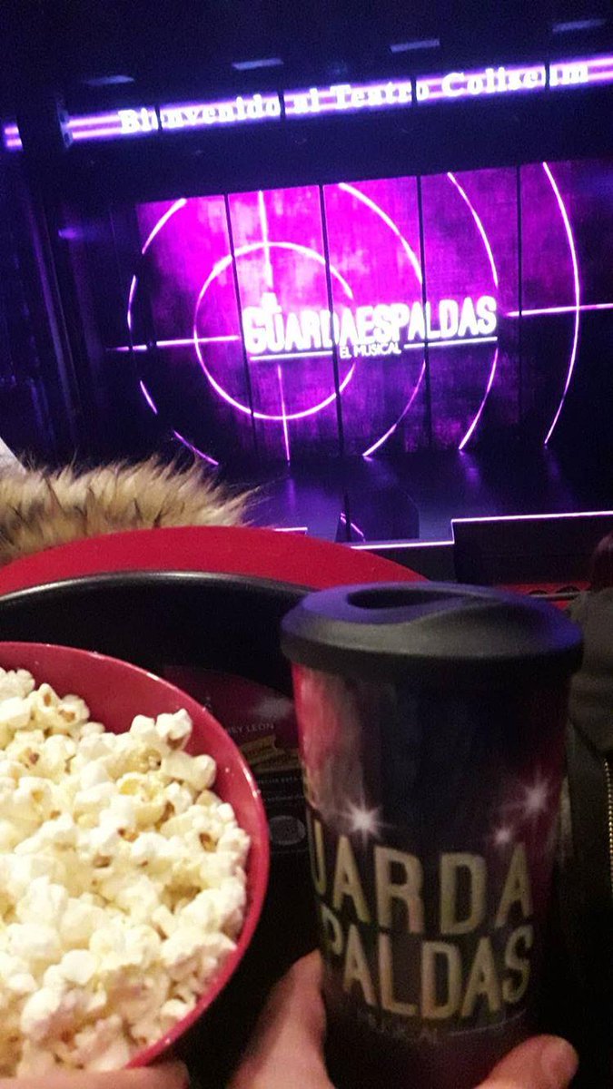 Helenplaza's tweet photo. Una gran elección ver el musical, pero mejor todavia es  escuchar la voz de @dominguezfela en @GuardaespaldasE https://t.co/k4cr7VooP7