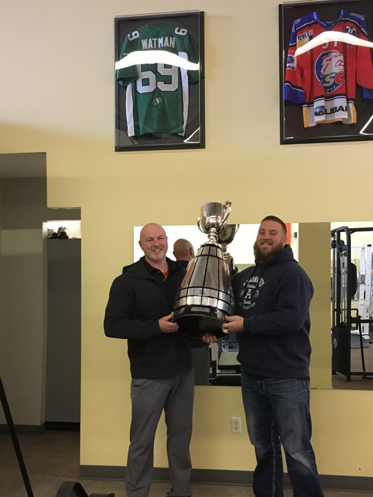iPerformCoach's tweet photo. #ARGOS! Tx for stopping by today @69_watman What a surprise! #CFL #YorkRegion https://t.co/YulgLdb4Qk