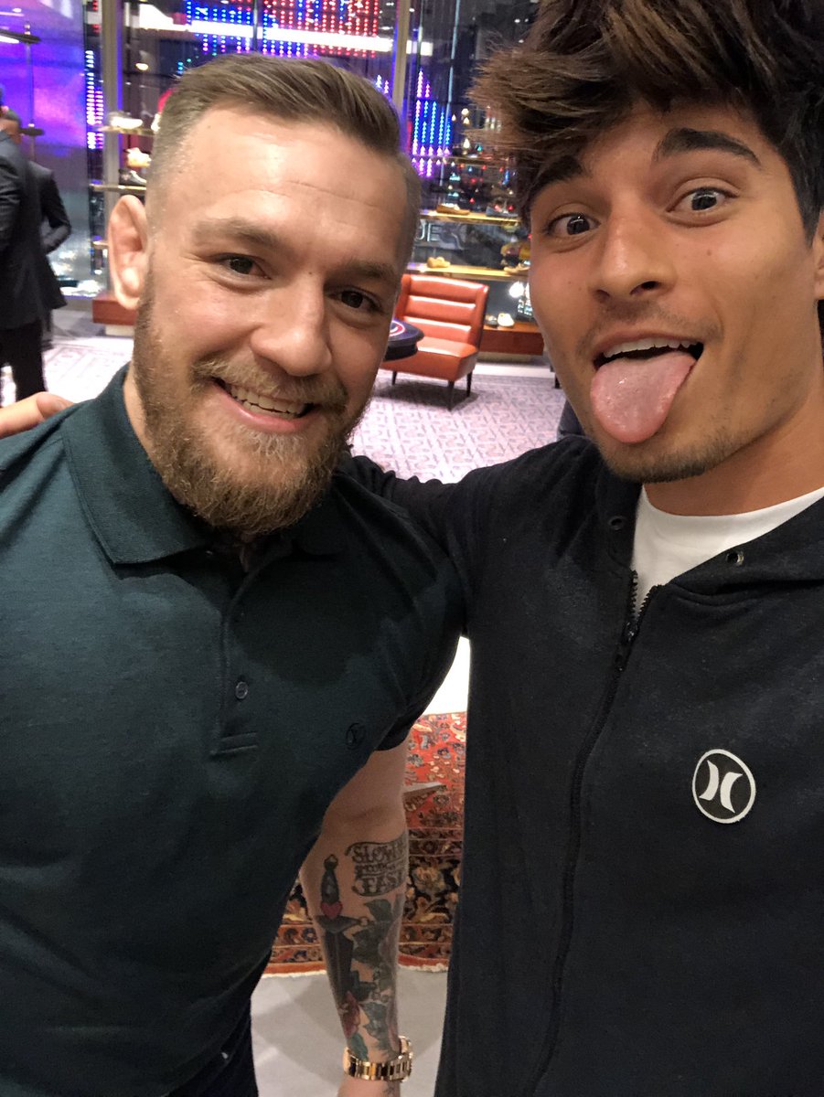 mathisellanes's tweet photo. Primer día en New York y me encuentro con Connor mcgregor 😂 https://t.co/ez3boGwtk7