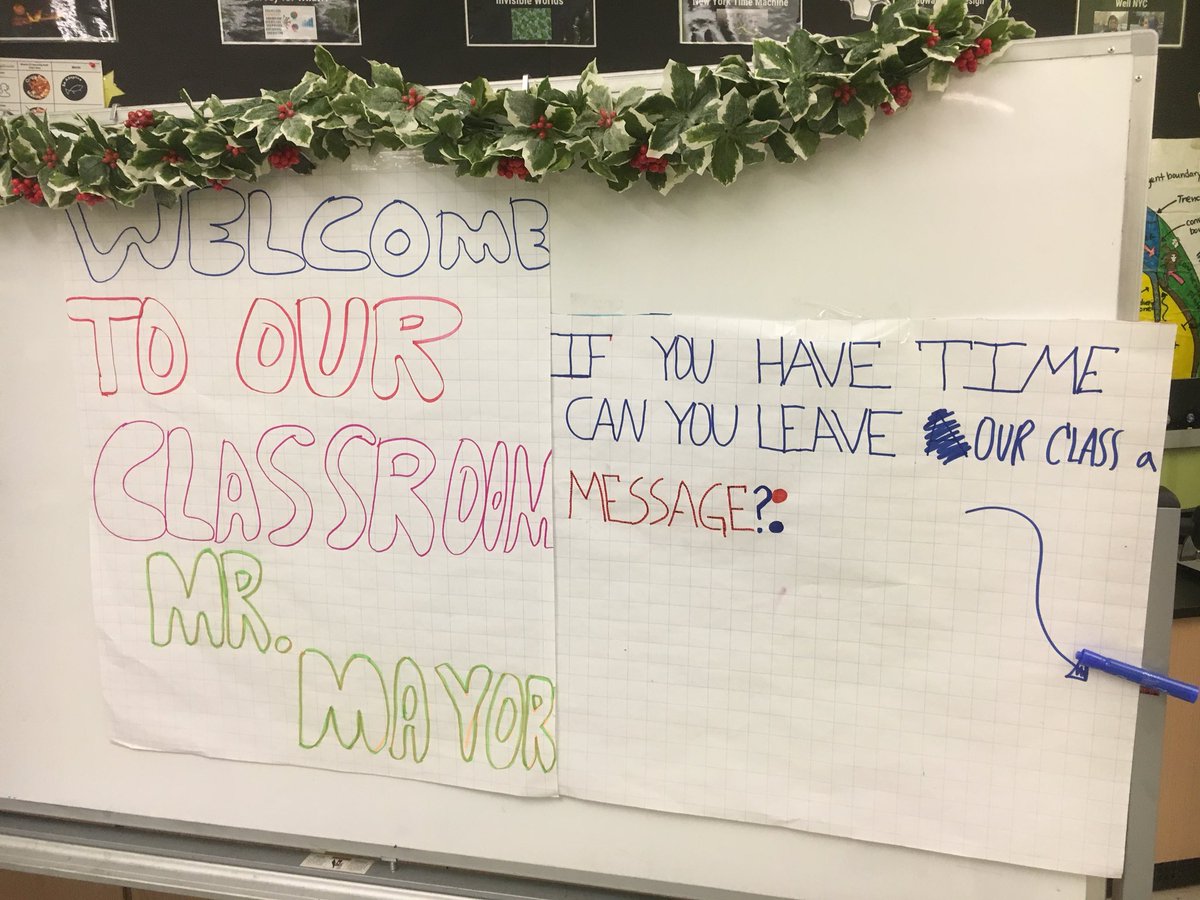 GunaRockYa's tweet photo. Students at MS 88 in South Slope left a note for @NYCMayor welcoming him to their school tonight. His response: https://t.co/KXigrOirY8