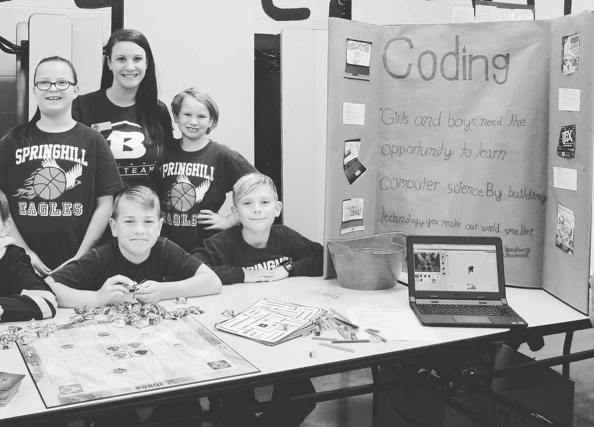 MrsDubsSpes4's tweet image. Picture overload...Get ready
#HourOfCode
#codingtogether #awesome4thgradecoders
#teamwork
@StephenCurry30