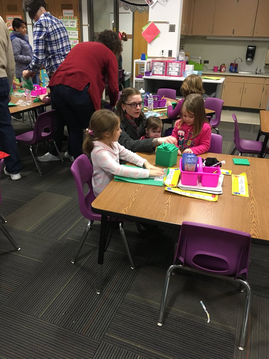 MrsNelsonCVSD's tweet photo. Had an awesome evening at Family Math Night learning about guided math and trying out math stations @SilverSpringES families. #guidedmath https://t.co/am5nqW63wL