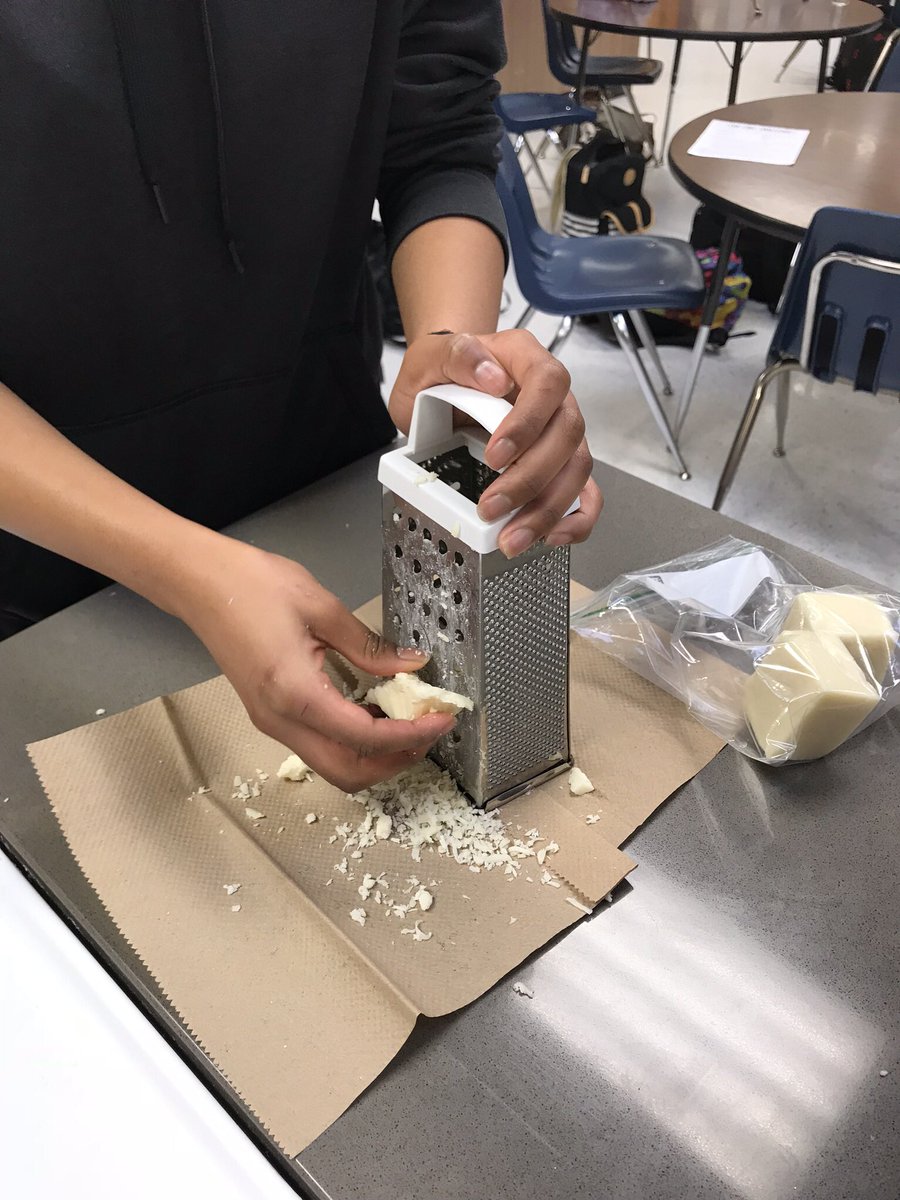 king4FACS's tweet photo. Getting ready for our annual Top Chef competition tomorrow!! #LookingDelicious #MadMiddleSchoolSkills @WRidgeMS @theSMSD https://t.co/x3pi6u5opX