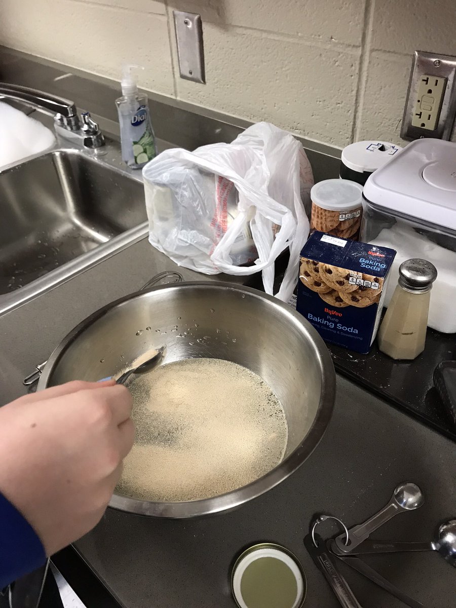 king4FACS's tweet photo. Getting ready for our annual Top Chef competition tomorrow!! #LookingDelicious #MadMiddleSchoolSkills @WRidgeMS @theSMSD https://t.co/x3pi6u5opX