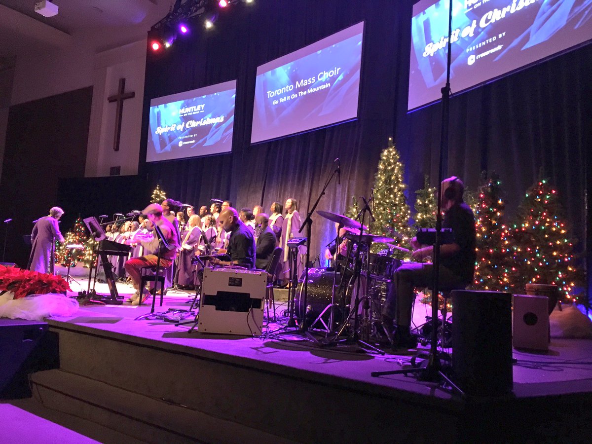 melindamaria's tweet photo. A beautiful evening at the @100Huntley on the road #spiritofchristmas concert. Wow! Incredible! #christmas https://t.co/MMJdreX2Ho