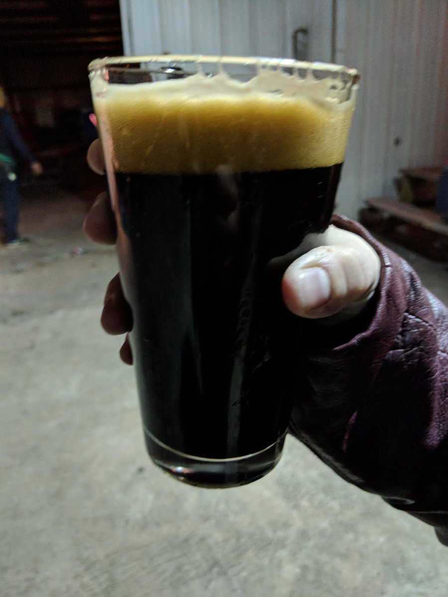 HTownCraft's tweet image. CBS at Brashland
Cheers
BTW, when you run out of snifters you serve in a pint.
#CraftBeer #beer #Houston 
@brashbeer @foundersbrewing