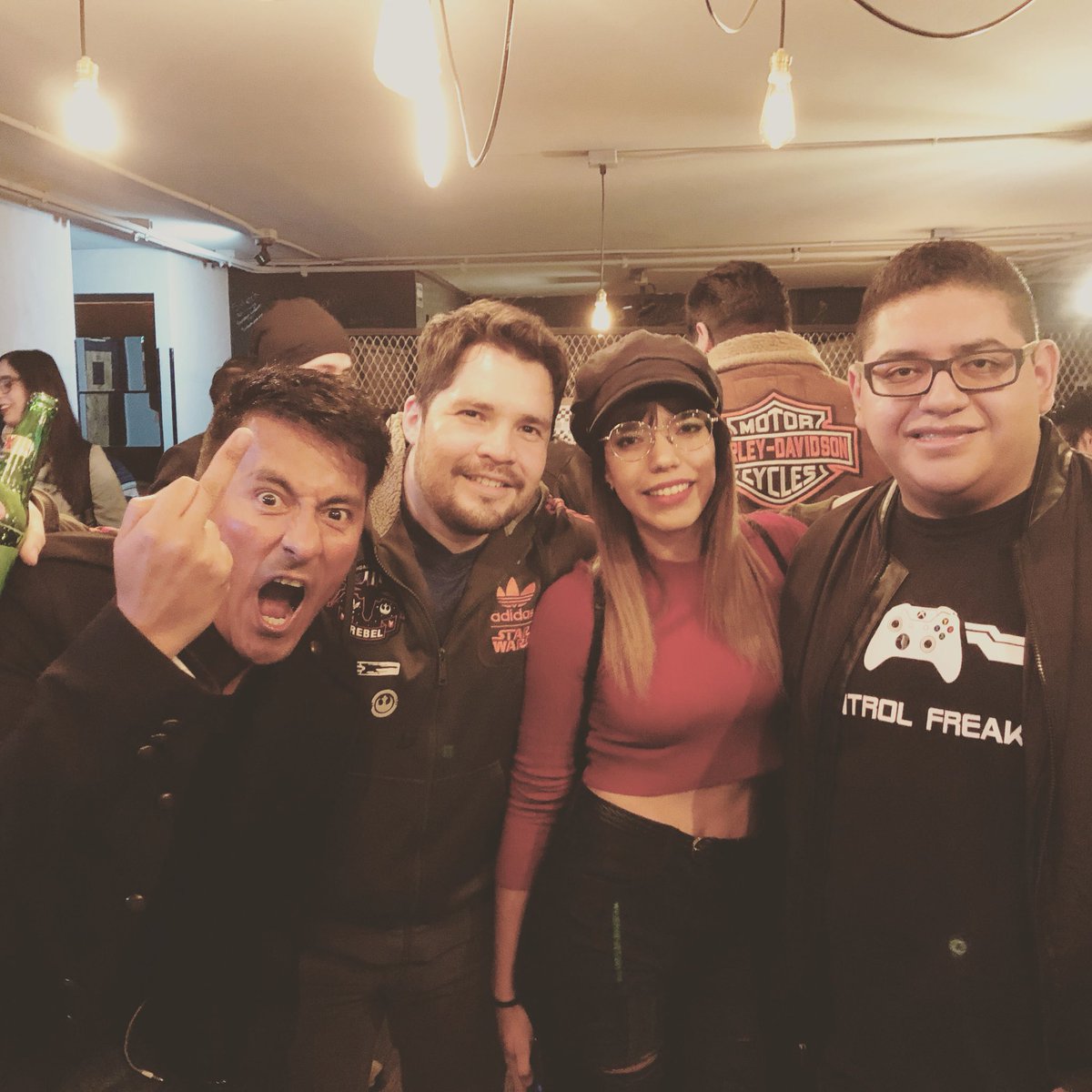 badponie's tweet photo. #PartyHard en #G64XMAS con @Lecpkim17 @_ivader y @SirDraven https://t.co/26l85LGN2y