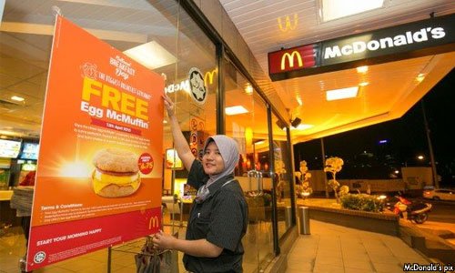 malaysiakini's tweet photo. M'sians and their useless fight against Israel https://t.co/Eskux1xNzT https://t.co/BcluhQ3Eka