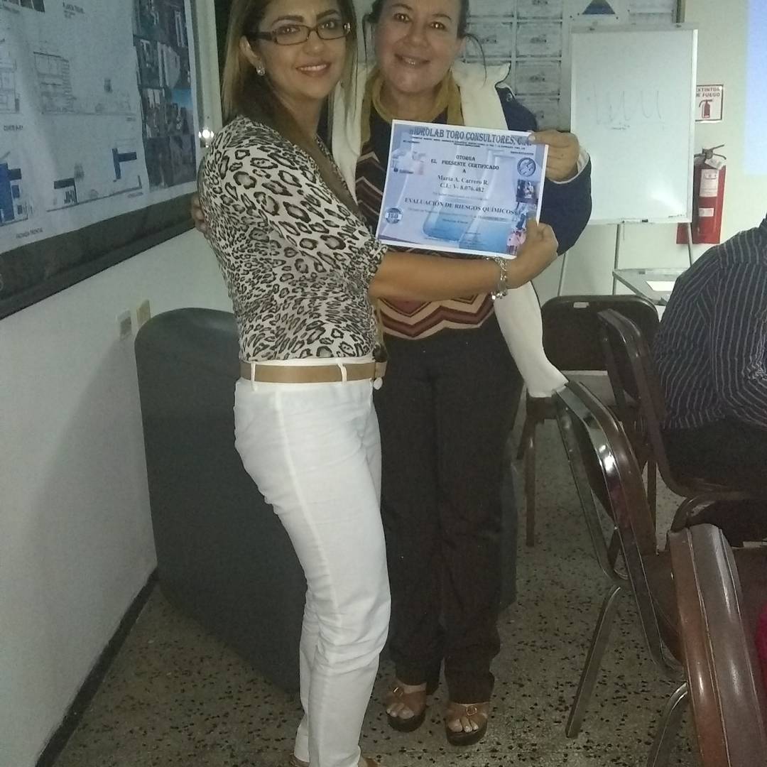 hidrolabtc's tweet photo. Hoy 14/12/17 se realizo el programa de formacion de evaluacion de riesgos en puestos de trabajo con la participacion de #invecem #oleica #funmetal #inlaca en #hidrolab nuestra mision es ofrecer soluciones tecnicas a nuestros clientes https://t.co/teWJcAo82J
