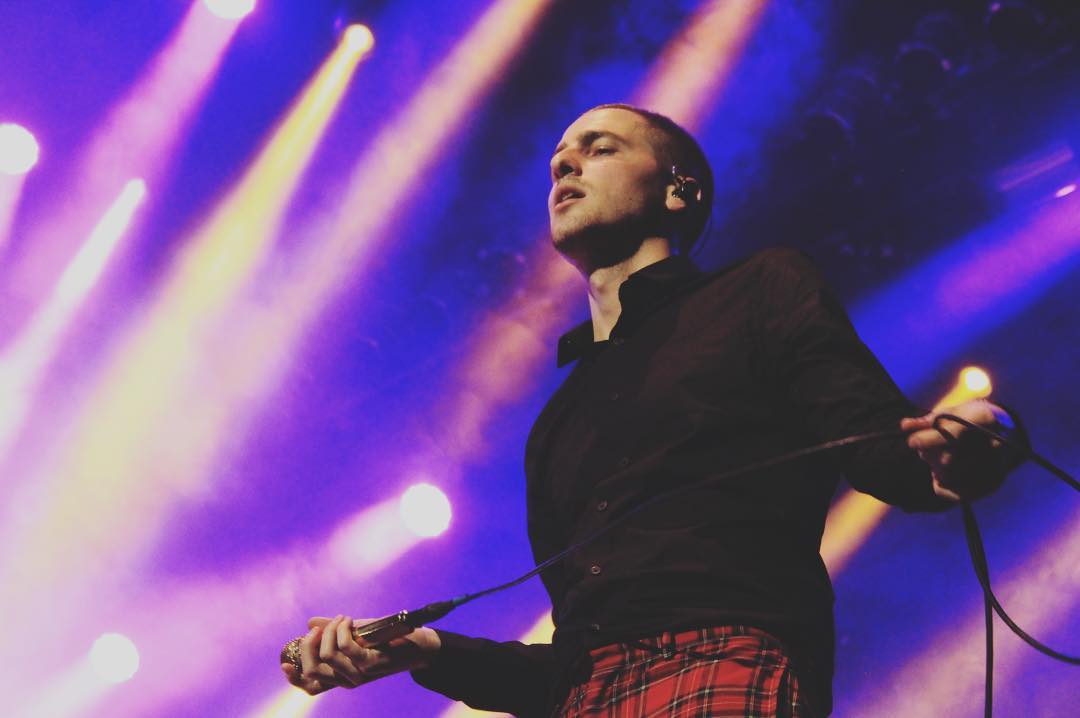 hdrivebrasil's tweet photo. 📸 || "Day Job. 
#TBT para a #OneWayTicketTour!
Grato por poder tocar/fazer música para uma carreira. Obrigado a todos por me apoiarem! - Kendall via Instagram. #HeffronDrive
Foto: juls.b_ https://t.co/wcNOnELb92