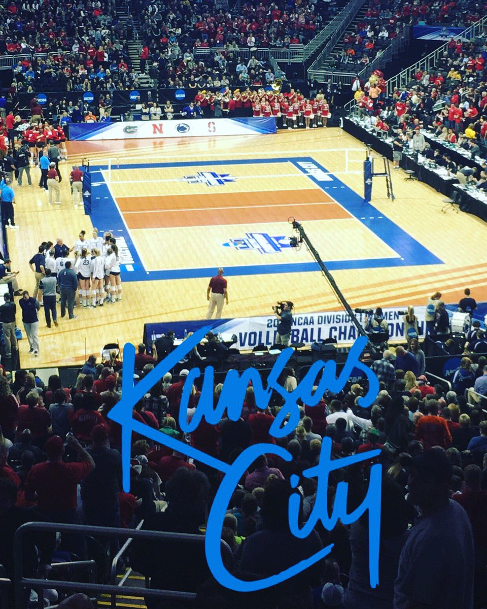 Coach_MattScott's tweet photo. Nothing like a little Final Four Volleyball on a Thursday Night! #KC #PennStateVsNebraska #StanfordVsFlorida https://t.co/w1BshFS7eI