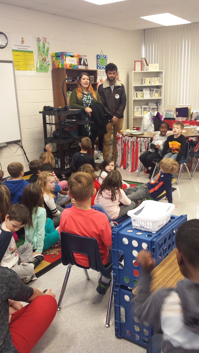 JennessEnoch's tweet photo. K students had a special guest speaker from Australia who discussed holiday traditions and the Aboriginal people's lack of access to clean water #GlobalEd #EMYGlobal @EMYoderElem https://t.co/hvOqmGwavU