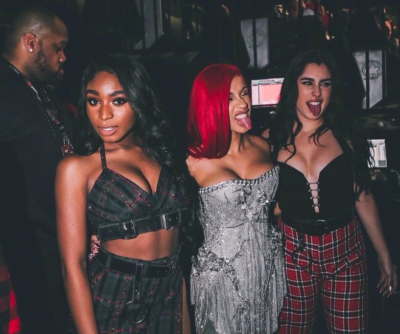 lemonadenormani's tweet photo. Normani had taken being ready for every picture to the next level. She was ready for both these shots at the same time https://t.co/BLe4U7rwWQ