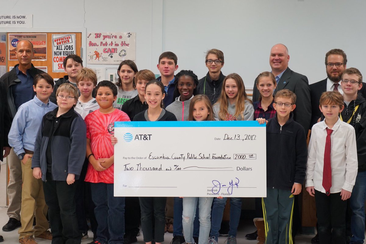 BBMSTechED's tweet photo. It’s pay day for Tech Ed! Thank you AT&amp;T for the grant! We will put the money to good use. #BBMSTechED #BBMS #AT&amp;T https://t.co/avGWfTjYuw